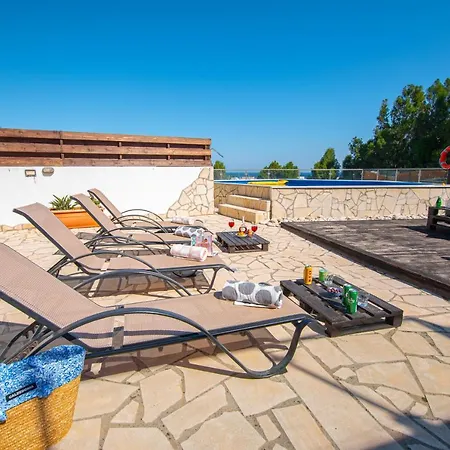 Konnos Bay Seaview *